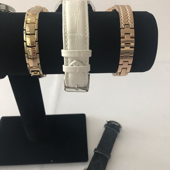 10 Fashion Watches  silver tone, gold tone, white and black - Picture 10 of 13